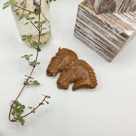 Vintage Wooden Hand Carved Horse Brooch - Picture 1 of 6